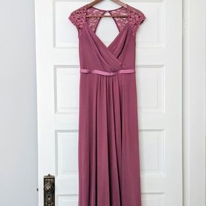 David's Bridal Long Mesh Dress w Lace Cap Sleeves